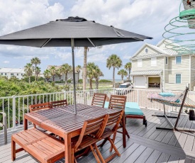 Atlantic Shores Getaway steps from Jax Beach Private House Near to the Mayo Clinic - UNF - TPC Sawgrass - Convention Center - Shopping Malls - ONLY 3 Hours Away from DISNEY