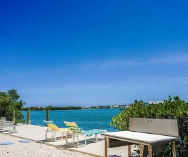 Fins to the Left - 2bed/2bath duplex with dockage