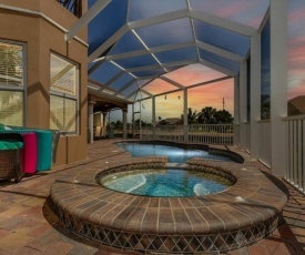 Private Luxury Villa with Heated Pool & Spa, Game Room, & Kayaks - Villa Coral Breeze - Roelens