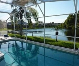 Exclusive villa with lake views - minutes from Disney!