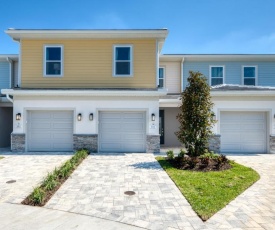 Inviting Townhouse with Patio - 856DR