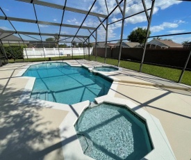 Mickeys Circle - GORGEOUS NEW! 6BR HUGE PRIVATE SOUTH FACING POOL HOT TUB BBQ