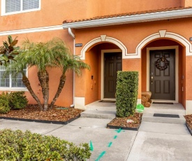 Spetacular TownHome With Private Pool close to Disney 8919PP