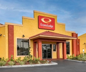 Econo Lodge Inn & Suites Maingate Central