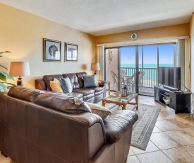 Villa Madeira 405 Updated beach front, walk to Johns Pass