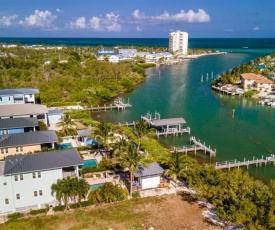 Mahi-Mahi House 3bed/4bath with pool, dock