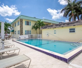 Turtle Nest 2bed, 2bath condo with shared pool, dockage