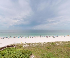 Beachfront 1 Bed w/ On Site Tiki Bar/Restaurant!