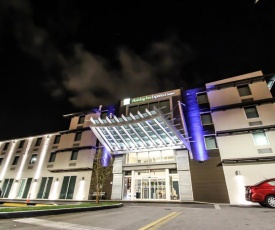 Holiday Inn Express & Suites Miami Airport East, an IHG Hotel