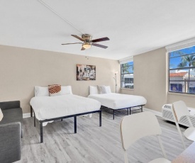 Gorgeous Apartment, South Beach, 1 block to Ocean