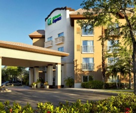 Holiday Inn Express Naples Downtown 5th Avenue, an IHG Hotel