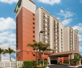 Holiday Inn Express & Suites - Nearest Universal Orlando, an IHG Hotel