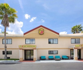 Super 8 by Wyndham Orlando International Drive