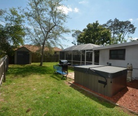 HIDDEN OASIS Spacious Pool Home with Florida Room and Hot Tub