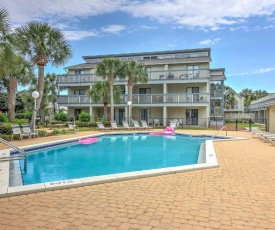 Cozy PCB Condo with Balcony - Walk to the Beach!