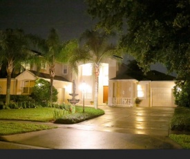 Orlando Centrally Located Luxury Home with Pool!