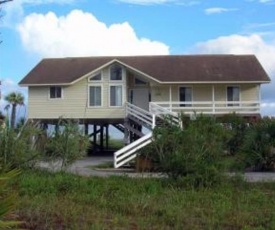 This 3 bedroom, 2 Bath home, sleeps 6 has everything you need for your vacation!