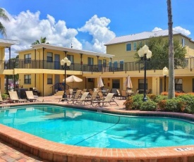 Beach Condo in Gated Complex, Courtyard Pool