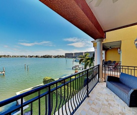 Waterfront Retreat - Private Dock - Walk to Beach home