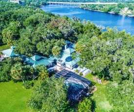 Riverbend Retreat - Fla.