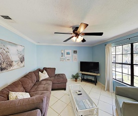 Charming Condo with Pool - Walk to Beach & Pier condo