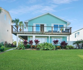 Ocean Views Retreat! Renovated Apt with Beach Bikes!