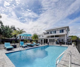 Sea Spray Beach House, 5 Bedrooms, Private Pool, Sleeps 17