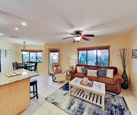 Holiday Island Top Floor - Pool, Hot Tub & Grills condo