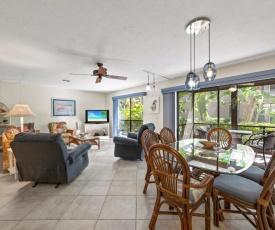 Family style beach condo near famous Bowman's Beach - Blind Pass F102