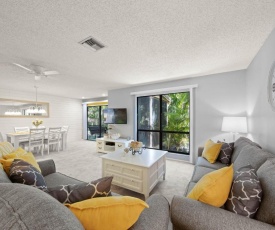 Quiet spacious resort condo near Bowmans Beach - Blind Pass E109