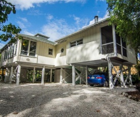 Castaway Cottage ( Sanibel Shores, on Cardium Street)