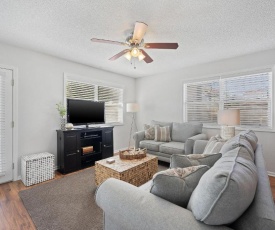 Spacious Blue Mountain Beach Condo! Great for families and small groups