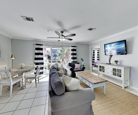 Stylish Gulf Escape - Heated Pool - Walk to Beach condo