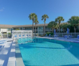 King Bed - Walk to St. Armand's Circle and Lido Beach in Minutes!