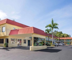 Super 8 by Wyndham Sarasota Near Siesta Key