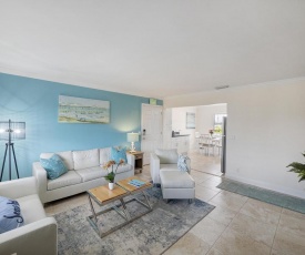 Seas The Day 4 - 2BR Condo with Pool & Hot-Tub on Singer Island Duplex