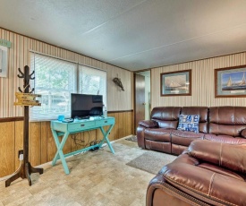 Cabin with Fire Pit, Walk to Steinhatchee River!