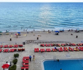 Oceanfront with balcony Sunny Isles - SPECTACULAR!