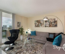 Stylish Modern 2bd/2bth Apt. min to beach