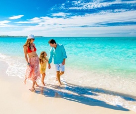 Walk to the Beach at Sunny Isles