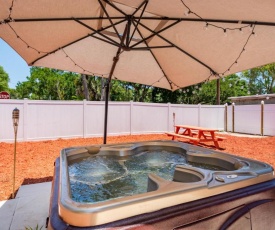 Cozy Jacuzzi Home Heart of Tampa