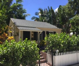 Flamingo Cottage - Charming 1bd1ba