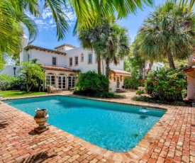 Villa Blanca - 4bd-3ba - Private Pool - Parking