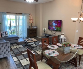 Beautiful 3 Bedroom Apartment minutes from Disney!