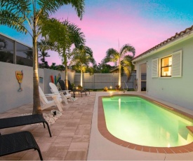 Charming Heated Pool Home - 3 miles to the Beach, Pet and Family Friendly -Available Year Round!