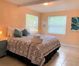 CENTRAL LOCATION - Delray Downtown and only 1 MILE TO BEACH