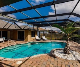 Tiki Paradise House & pool - 10 min to Beach!