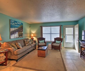 Destin Townhome with Patio - 1 Minute Walk to Beach!