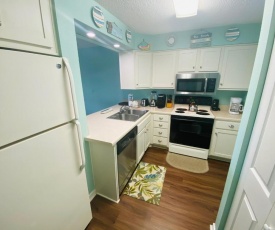 Islander 107 - Great for families, just steps away from the pool and beach!