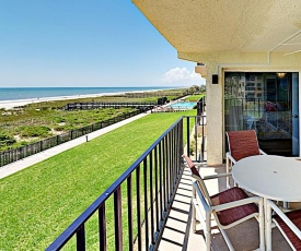 New Listing! Oceanfront Condo - Walk To Beach Condo